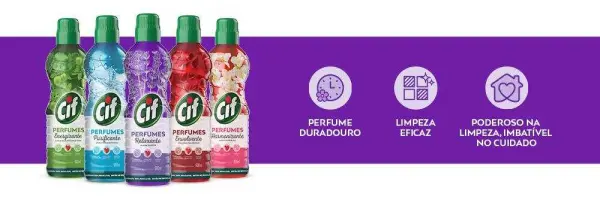 Cinco garrafas de produtos de limpeza da marca Cif com rótulos coloridos e ícones representando benefícios do produto: perfume duradouro, limpeza eficaz, poderoso na limpeza.