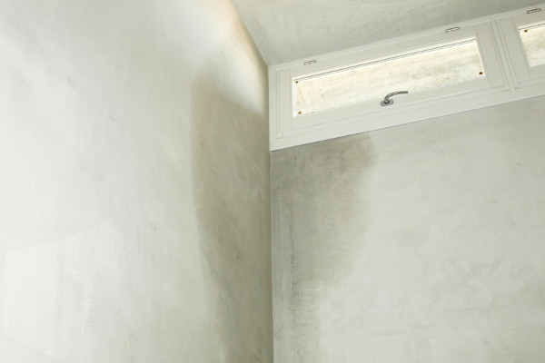 Como tirar umidade do quarto