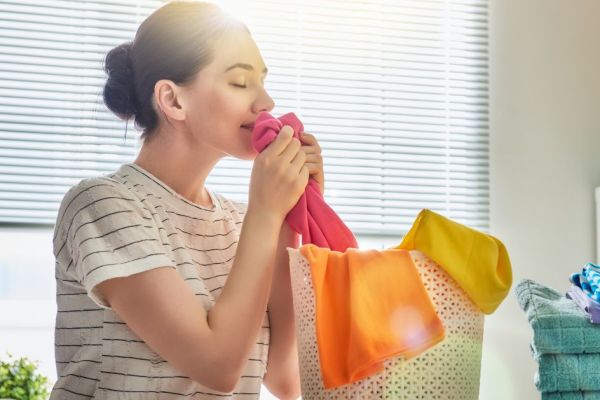 Como Deixar a Roupa Cheirosa igual de Lavanderia: Dicas e Truques ...