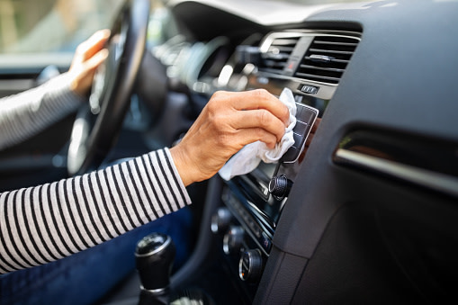 Como tirar mau cheiro do carro e deixá-lo cheiroso | Cleanipedia