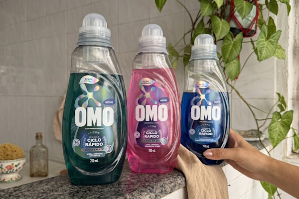 Como lavar roupa da família gastando menos água, energia e sabão