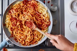 How to Remove Tomato Sauce Stains on Clothes Cleanipedia UK