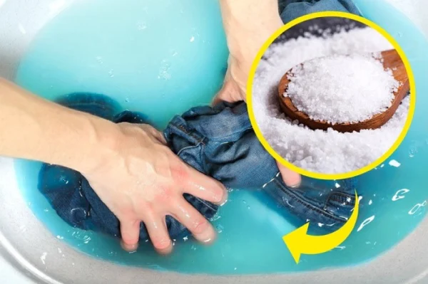 Cách giặt quần jean không ra màu với giấm, muối và nước lạnh để bền màu