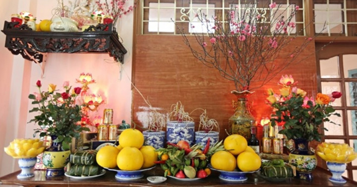 trang trí bàn thờ