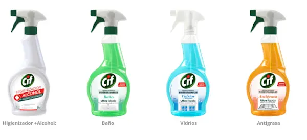 Cuatro botellas de limpiador spray marca Cif para distintas superficies: higienizador con alcohol, baño, vidrios y antigrasa.