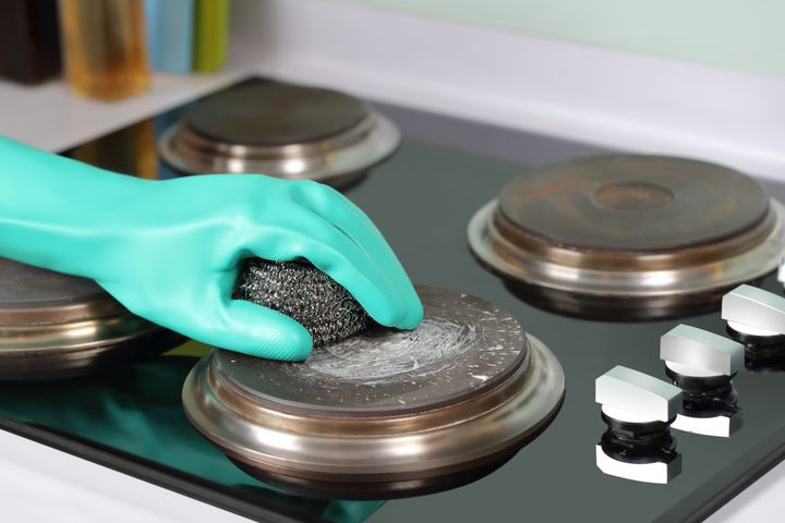 Step 3: person using wire wool hob