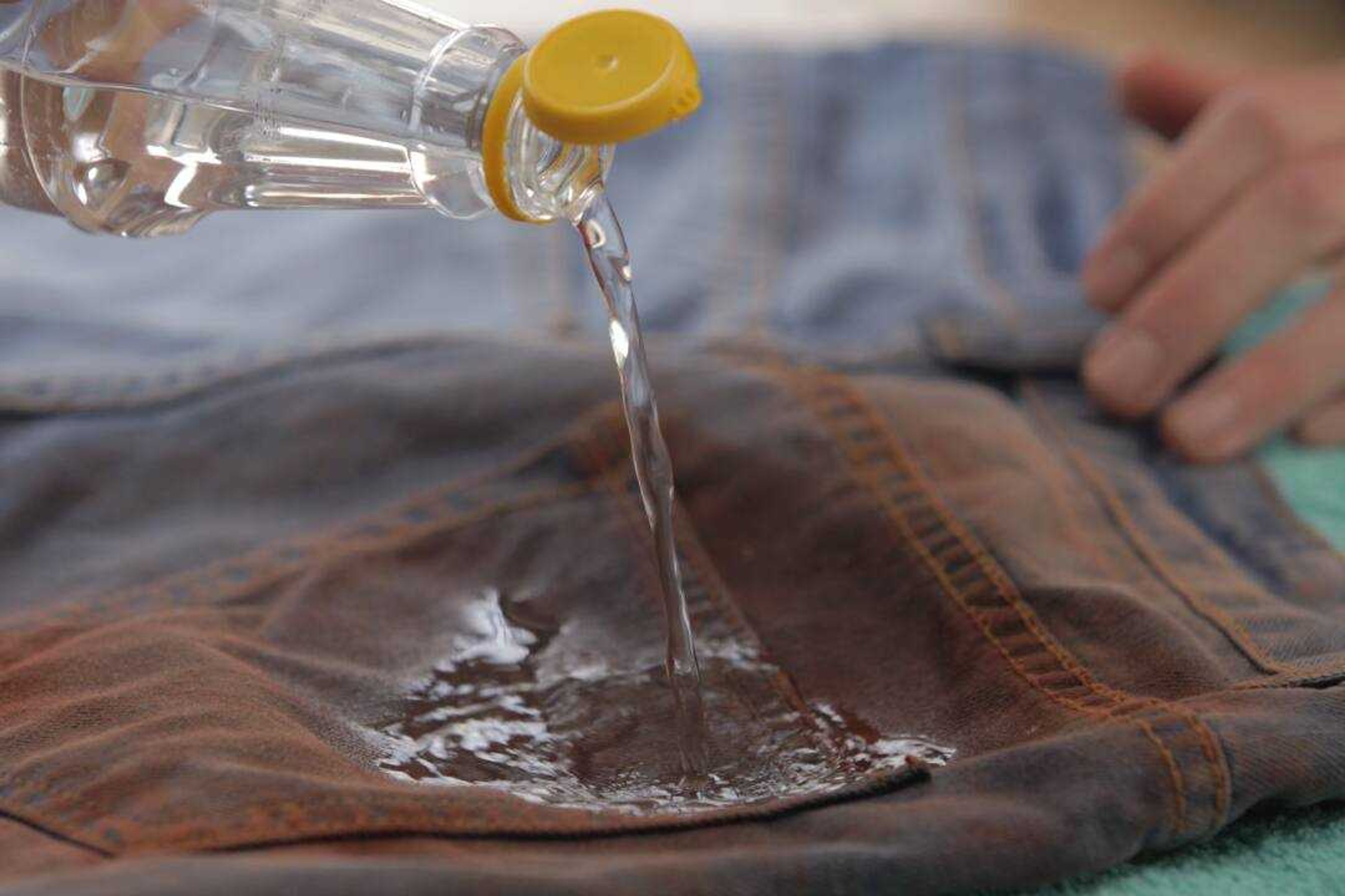 Como tirar ferrugem de roupa em 5 passos! | Cleanipedia
